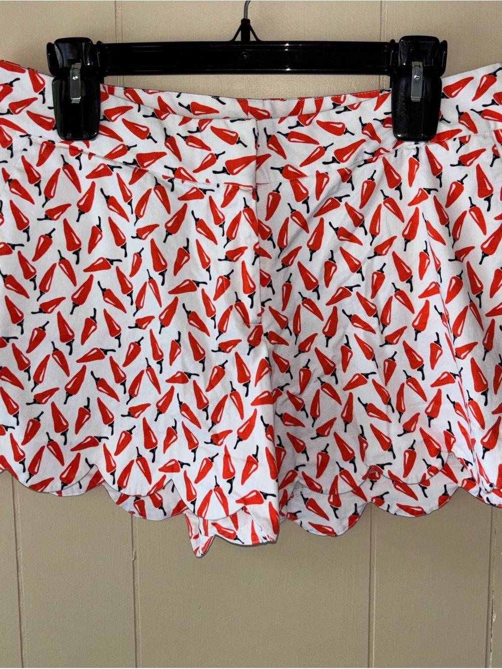 crown & ivy White Scalloped Hem Shorts  with Red Pepper Print
